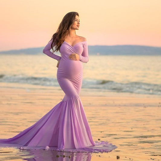 V-neck pregnant woman photo skirt